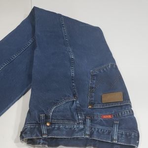 Women's wrangler Levis 5x30